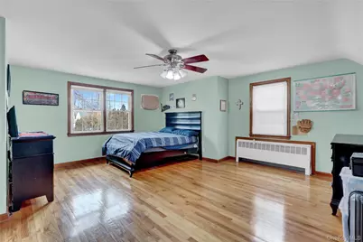 122 Laurel Drive, New Hyde Park, NY 11040 - Photo 15