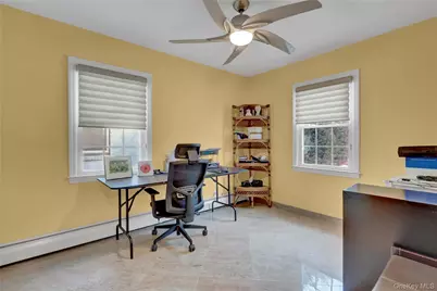 122 Laurel Drive, New Hyde Park, NY 11040 - Photo 11