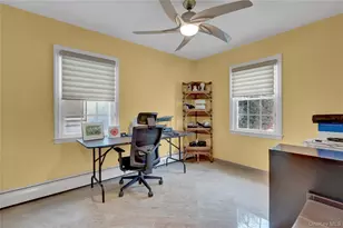 122 Laurel Dr, New Hyde Park, NY 11040 - Photo 11