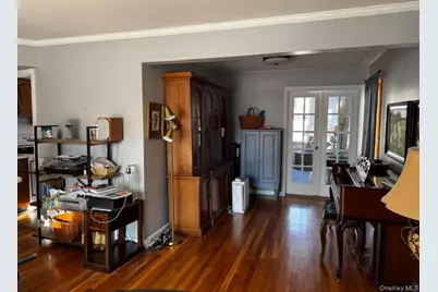 664 Knollwood Drive, West Hempstead, NY 11552 - Photo 5