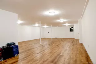 14 Bittersweet Ln, Levittown, NY 11756 - Photo 15