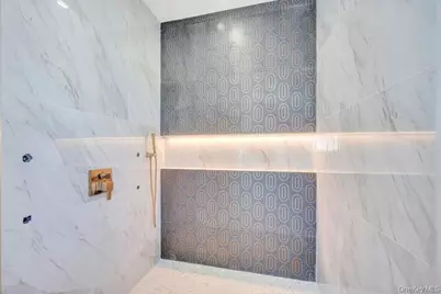 43 W Cabot Lane, Westbury, NY 11590 - Photo 33