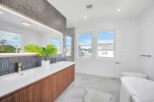 43 W Cabot Ln, Westbury, NY 11590 - Photo 31