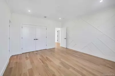 43 W Cabot Lane, Westbury, NY 11590 - Photo 25