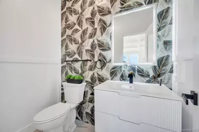 43 W Cabot Lane, Westbury, NY 11590 - Photo 45