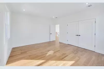 43 W Cabot Lane, Westbury, NY 11590 - Photo 23