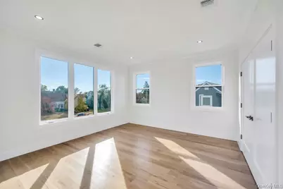 43 W Cabot Lane, Westbury, NY 11590 - Photo 19