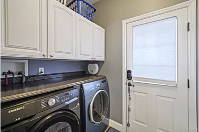 24 Embassy Road, Selden, NY 11784 - Photo 15