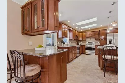 20 Rose Street, White Plains, NY 10605 - Photo 3