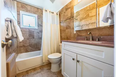 519 Gwynn Street, Babylon, NY 11702 - Photo 15