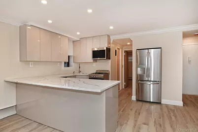 80 Lincoln Avenue #A6, Rockville Centre, NY 11750 - Photo 3