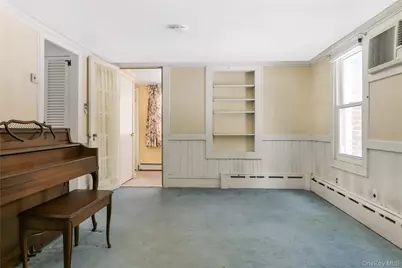 360 S Country Road, Brookhaven, NY 11719 - Photo 11