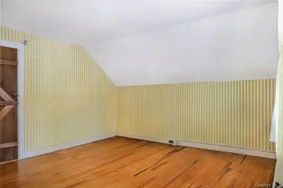 360 S Country Road, Brookhaven, NY 11719 - Photo 23