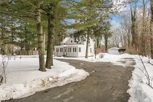 360 S Country Rd, Brookhaven, NY 11719 - Photo 3