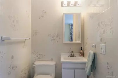 360 S Country Road, Brookhaven, NY 11719 - Photo 9