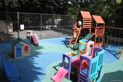 61 Estate Court #61, Woodbury, NY 11797 - Photo 27