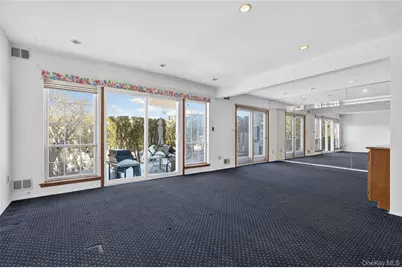 61 Estate Court #61, Woodbury, NY 11797 - Photo 9