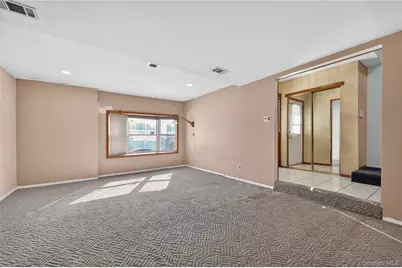 61 Estate Court #61, Woodbury, NY 11797 - Photo 3