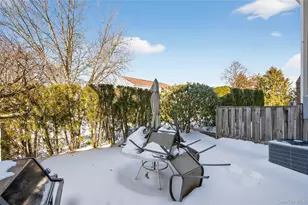 61 Estate Ct, Woodbury, NY 11797 - Photo 21