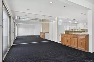 61 Estate Ct, Woodbury, NY 11797 - Photo 11