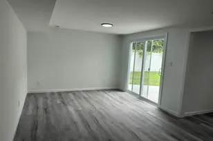 495 Hawkins Rd, Selden, NY 11784 - Photo 9