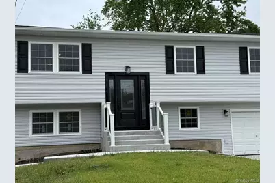 495 Hawkins Road, Selden, NY 11784 - Photo 3