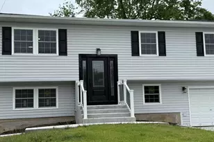 495 Hawkins Rd, Selden, NY 11784 - Photo 3