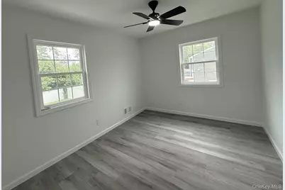 495 Hawkins Road, Selden, NY 11784 - Photo 17