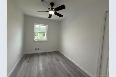 495 Hawkins Road, Selden, NY 11784 - Photo 15