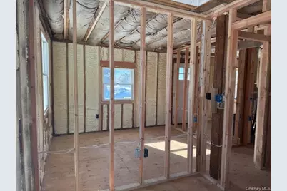 17 Bayport Road, Mastic Beach, NY 11951 - Photo 5