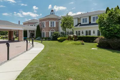 366 Roosevelt Way, Westbury, NY 11590 - Photo 29