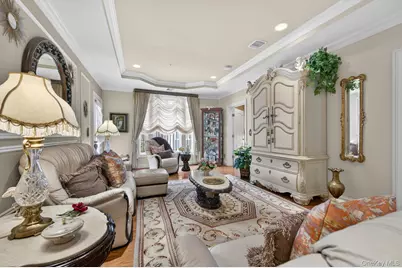 366 Roosevelt Way, Westbury, NY 11590 - Photo 5