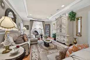 366 Roosevelt Way, Westbury, NY 11590 - Photo 5