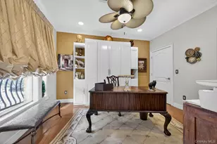 366 Roosevelt Way, Westbury, NY 11590 - Photo 23