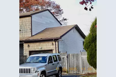 639 5th Street, Ronkonkoma, NY 11779 - Photo 5