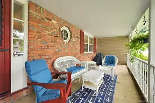 5 Bronze Ct, Huntington, NY 11743 - Photo 3