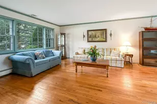 5 Bronze Ct, Huntington, NY 11743 - Photo 5