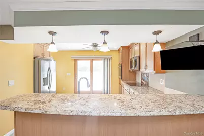 2288 Jefferson Street, East Meadow, NY 11554 - Photo 11