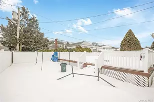 2288 Jefferson St, East Meadow, NY 11554 - Photo 23