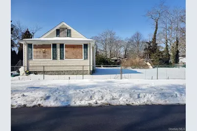 30 Franklin Avenue, Mastic, NY 11950 - Photo 3