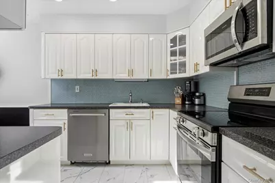 201 Poplar Court #201, Wantagh, NY 11793 - Photo 7