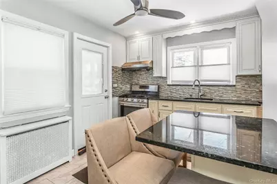 622 Wellelein Road, Uniondale, NY 11533 - Photo 5