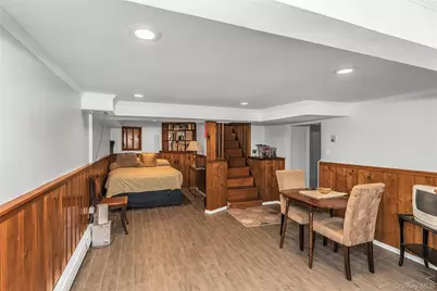 622 Wellelein Road, Uniondale, NY 11533 - Photo 13