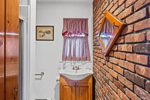 2436 Hempstead Ln, Wantagh, NY 11793 - Photo 13