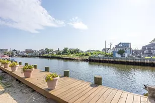 2436 Hempstead Ln, Wantagh, NY 11793 - Photo 35