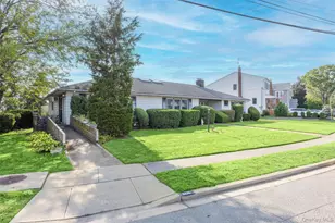 2436 Hempstead Ln, Wantagh, NY 11793 - Photo 33