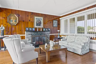 2436 Hempstead Lane, Wantagh, NY 11793 - Photo 15