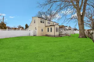 361 S 16th St, Lindenhurst, NY 11757 - Photo 39