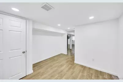 361 S 16th Street, Lindenhurst, NY 11757 - Photo 33