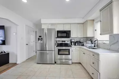 361 S 16th Street, Lindenhurst, NY 11757 - Photo 7